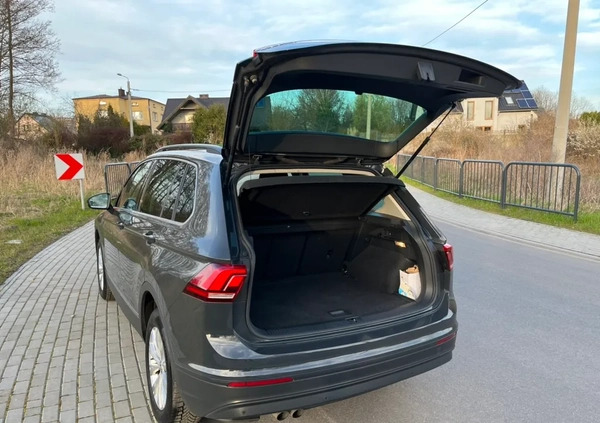 Volkswagen Tiguan cena 90900 przebieg: 98226, rok produkcji 2018 z Orzesze małe 781
